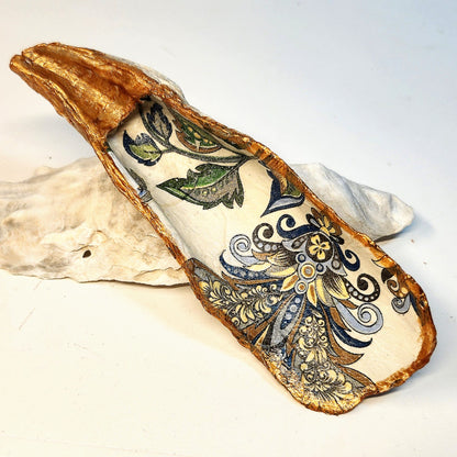 Decoupage Oyster Shell - Option 8