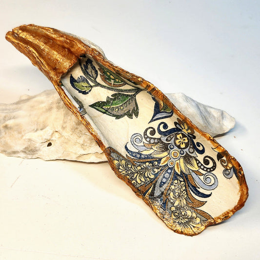 Decoupage Oyster Shell - Option 8