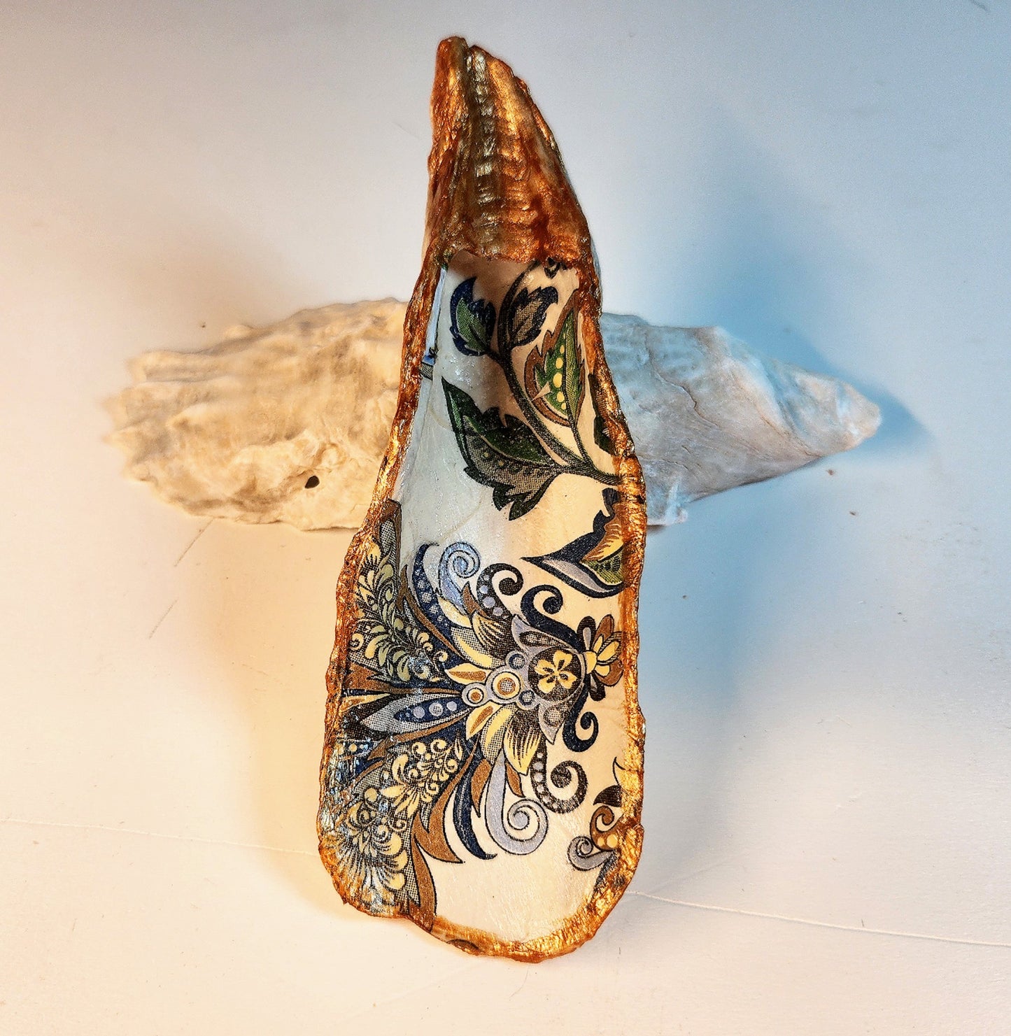 Decoupage Oyster Shell - Option 8