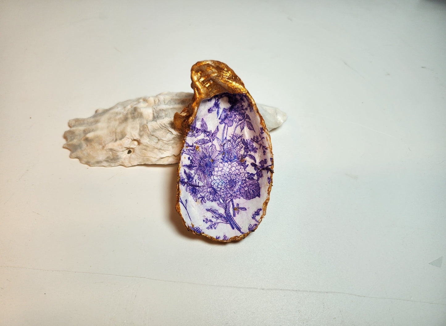 Decoupage Oyster Shell - Option 4