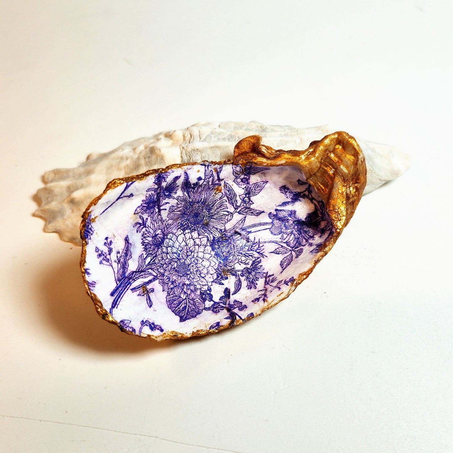 Decoupage Oyster Shell - Option 4