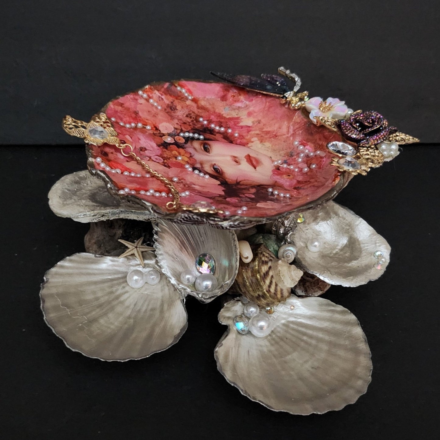 Decoupage Lion Paw Sea Shell - Option 3