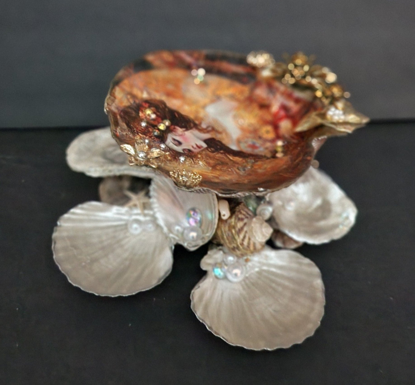Decoupage Lion Paw Sea Shell - Option 2