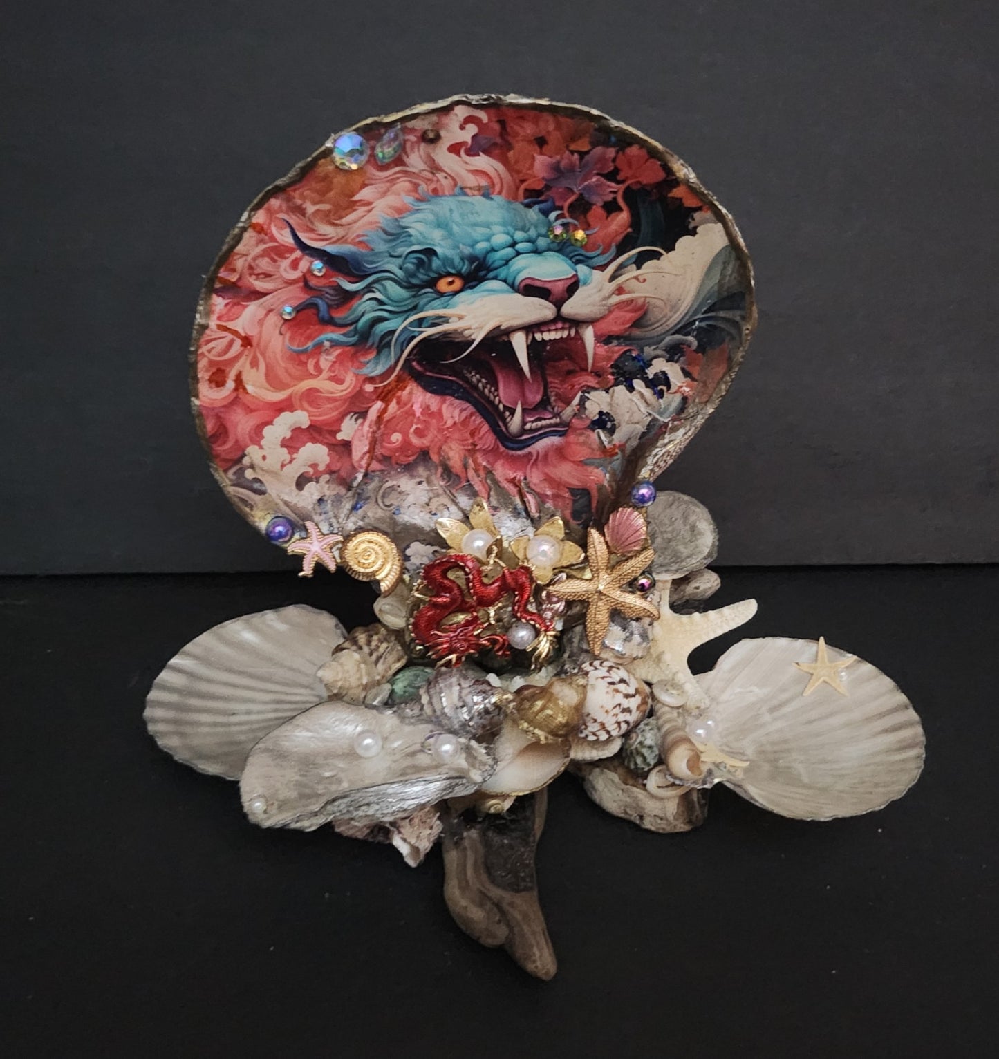 Decoupage Lion Paw Sea Shell - Option 1
