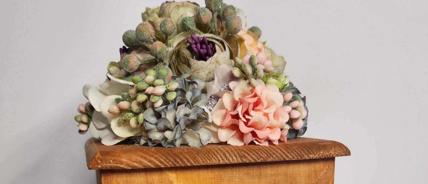 Floral Memoir Keepsake Box - Elegant Memory Storage & Decorative Piece