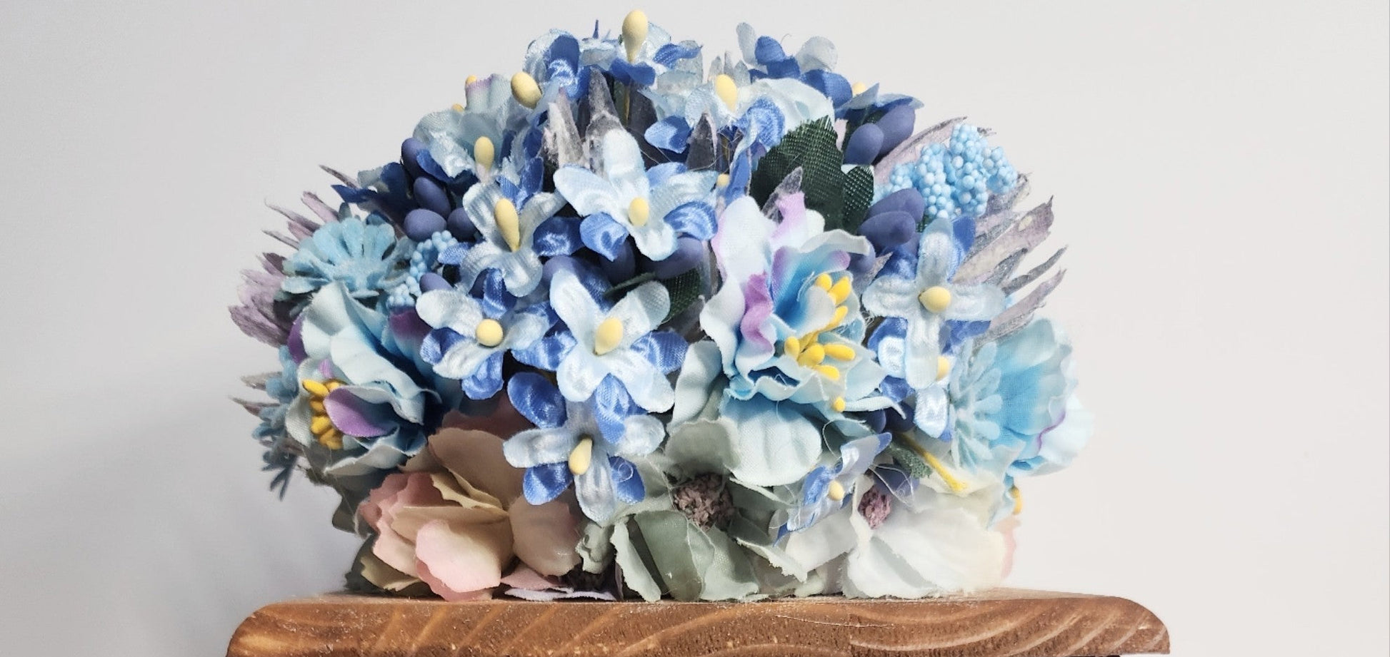 Floral Memoir Keepsake Box - Elegant Memory Storage & Decorative Piece