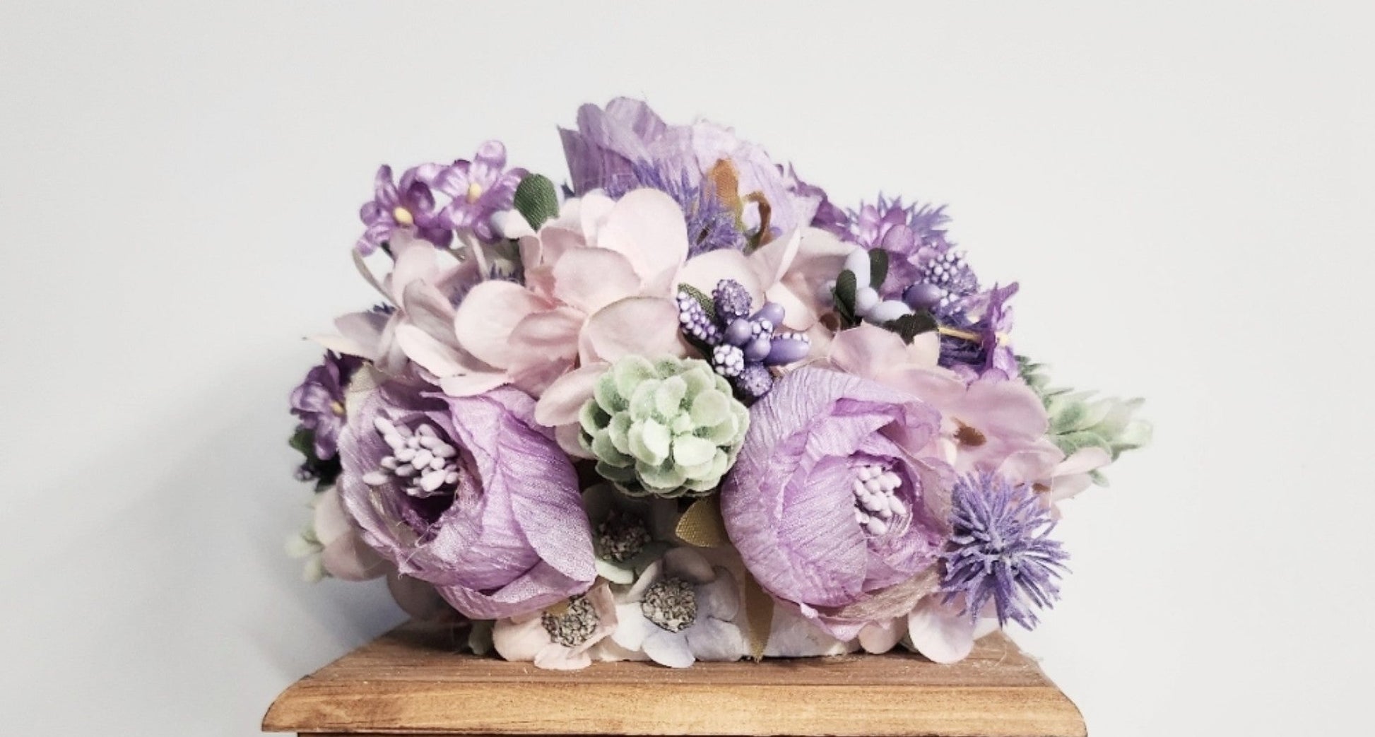 Floral Memoir Keepsake Box - Elegant Memory Storage & Decorative Piece