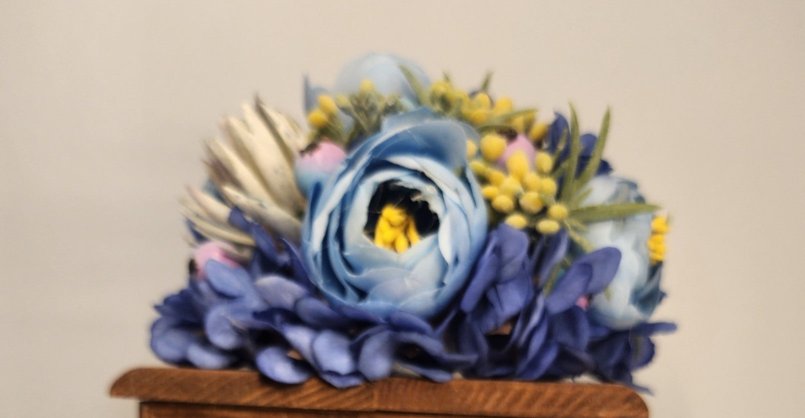 Floral Memoir Keepsake Box - Elegant Memory Storage & Decorative Piece